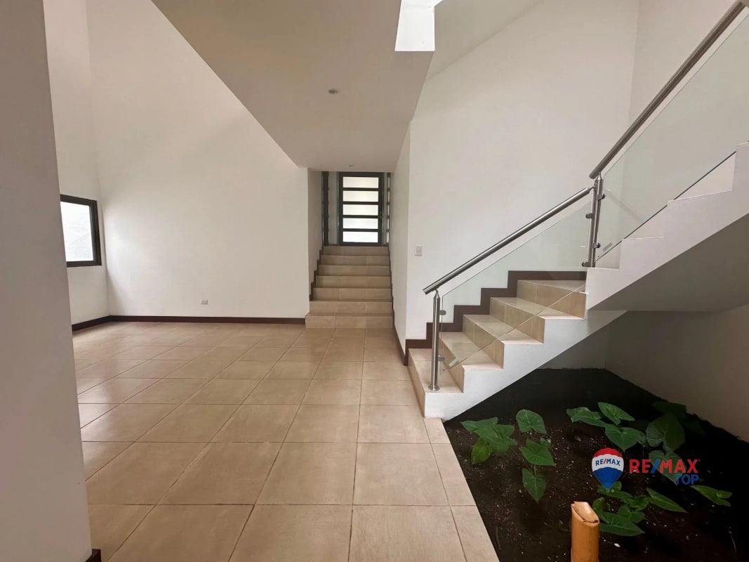 CASA MODERNA, COND. PORTAL VERDE 3 DORMITORIOS / STA. CATARINA PINULA - 5