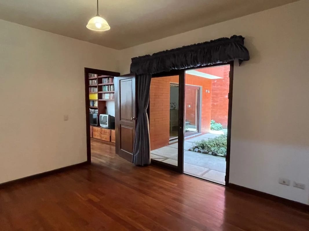 SE RENTA LINDA CASA EN UBICACIÓN PRIVILEGIADA - SAN RAFAEL 2 — Casa en Alquiler en San Rafael, Santa Catarina Pinula, Guatemala, Ciudad — foto 6 de 17