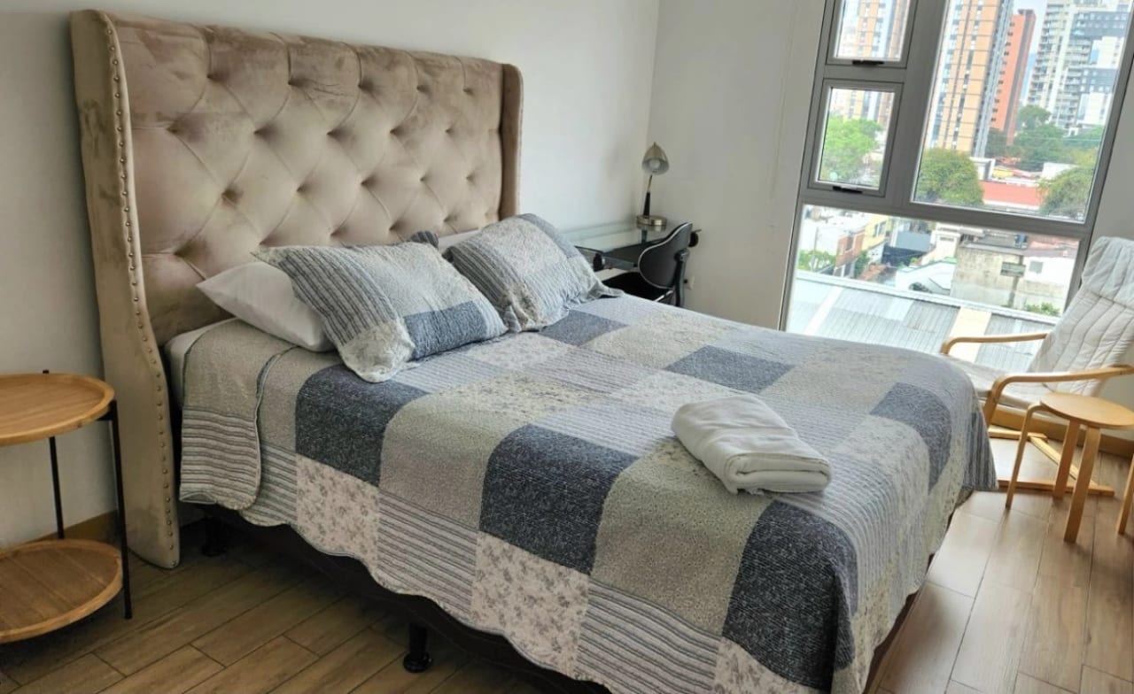 RENTA O VENTA  APARTAMENTO Z.10 COMPLETAMENTE AMUEBLADO — Apartamento en Venta en City Haus, Zona 10, Guatemala, Ciudad — foto 4 de 7