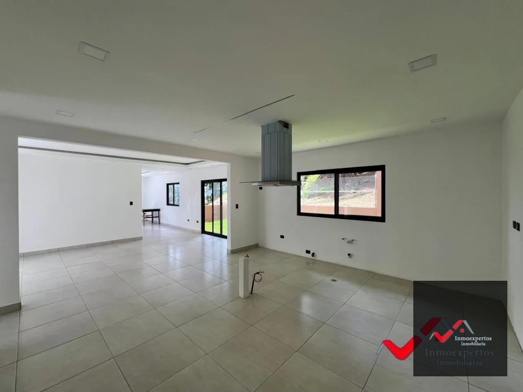 CASA EN VENTA ZONA 16 CARRETERA CRISTO REY PIEDRA PARADA, A 3 MINUTOS DE EL PULTE Y A UN COSTADO DE APARTAMENTOS NAGANO - 7