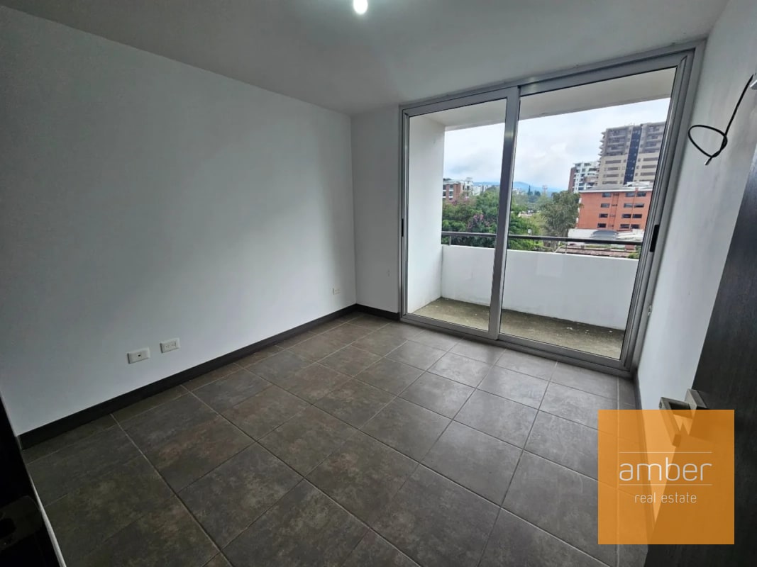 Apartamento en Edificio 3-85, zona 15 - 12