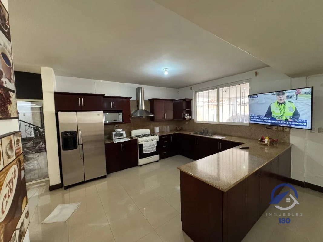 Casa en venta en Colonia Santa Elisa, zona 12, Ciudad de Guatemala - 14