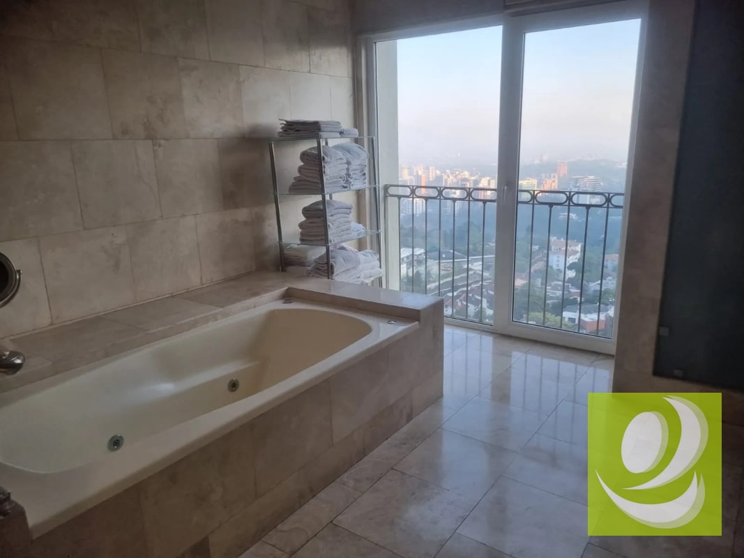 Pent-house en venta en km 9.2 de Carretera a El Salvador - 1