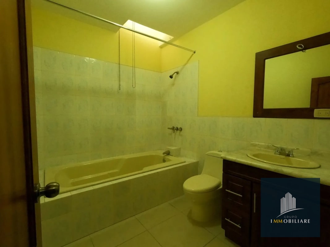 Casa en venta en zona 11 Colonia Roosevelt, Cerca del CUM - 8