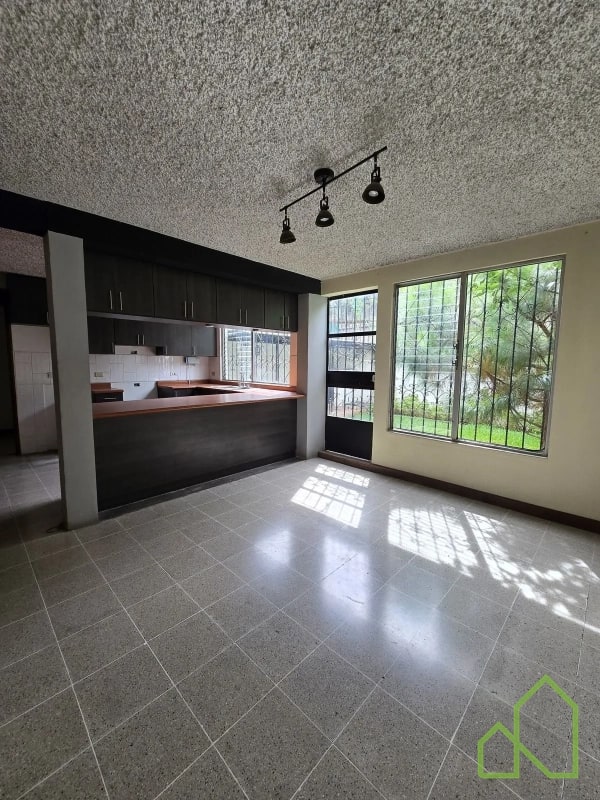Casa en Venta en Condominio Zona 11 - 5
