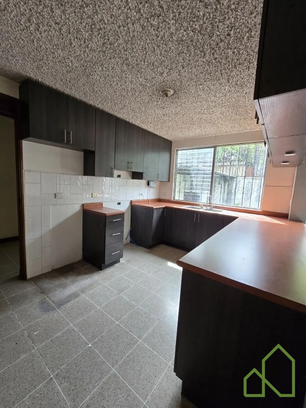 Casa en Venta en Condominio Zona 11 - 8