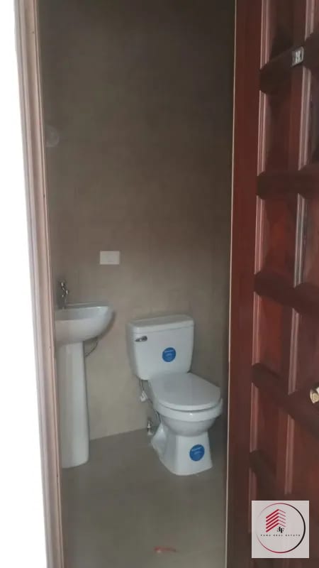 RENTA DE CASA EN ZONA 13 PARA OFICINAS, CLINICAS O NEGOCIO A PUERTA CERRADA — Oficina en Alquiler en Zona 13, Guatemala, Ciudad — foto 10 de 17