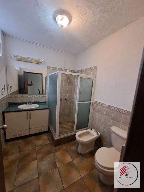 Apartamento amueblado de una habitación en zona 10 Oakland a una cuadra de Oakland mall - 6