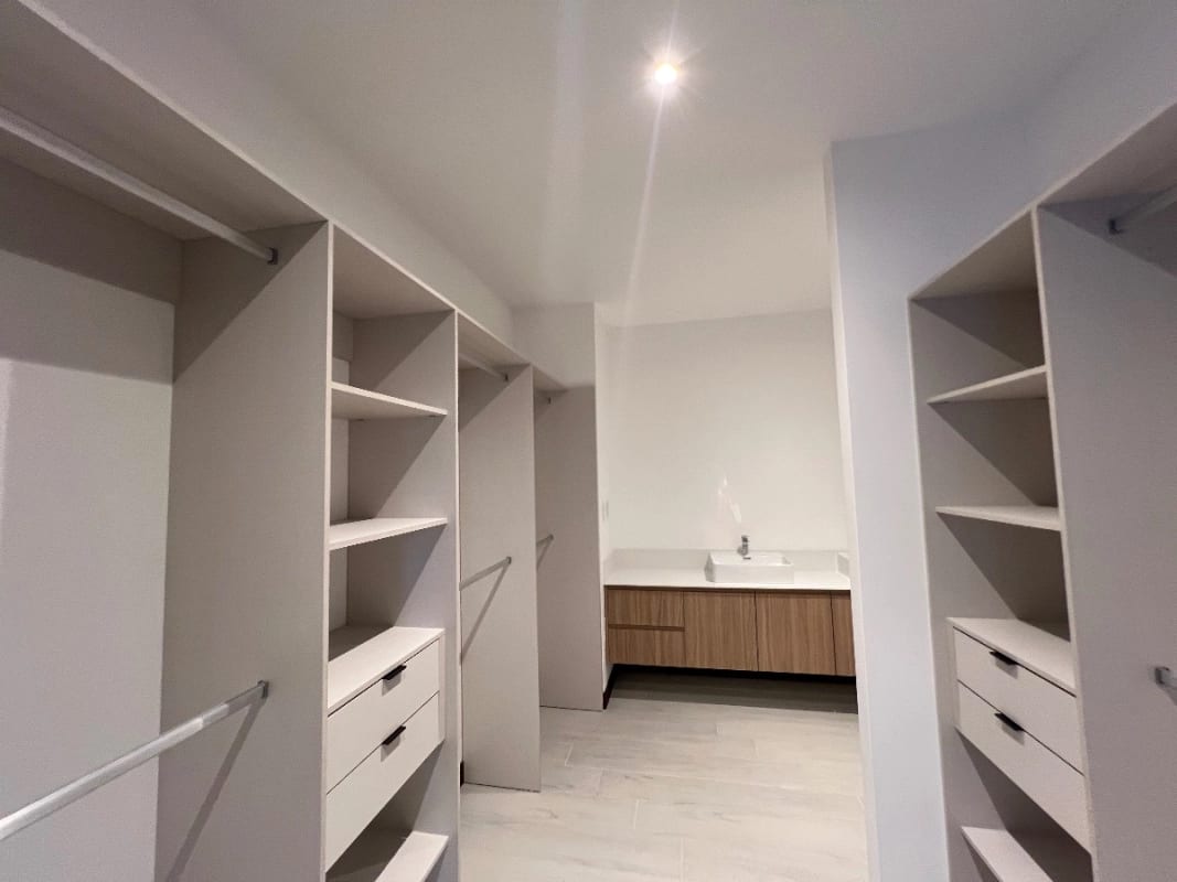 SPAZIO RESIDENCIAS Z15, 3 DORMITORIOS, 139 MTS2 DORMITORIO DE SERVICIO $2,000 INCLUYE MANTENIMIENTO E IVA — Apartamento en Alquiler en Zona 15, Guatemala, Ciudad — foto 9 de 13