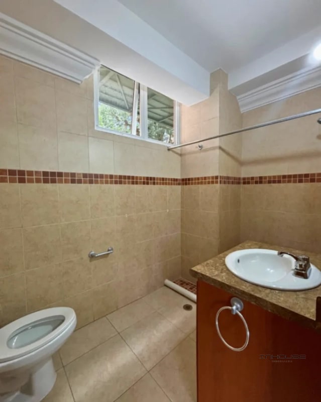 APARTAMENTO EN RENTA AMUEBLADO ZONA 16, LA MONTAÑA - TIPO ESTUDIO — Apartamento en Alquiler en La Montaña, Zona 16, Guatemala, Ciudad — foto 2 de 5