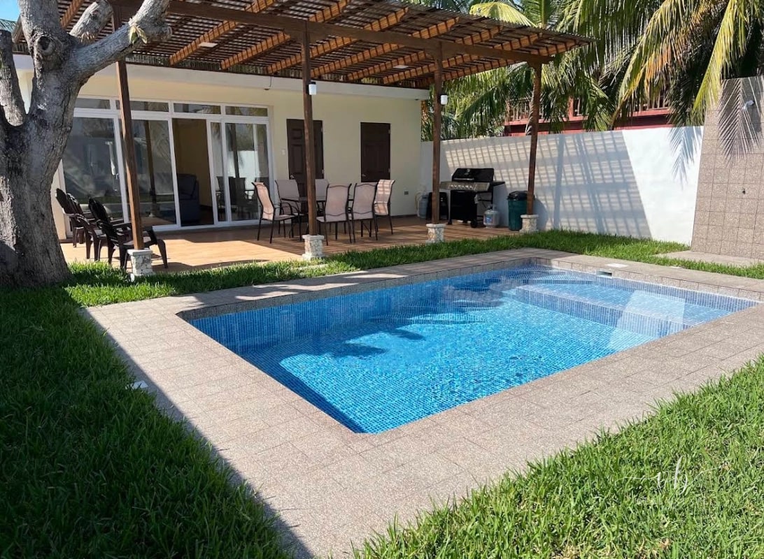Casa de playa en venta - Monterrico - 12