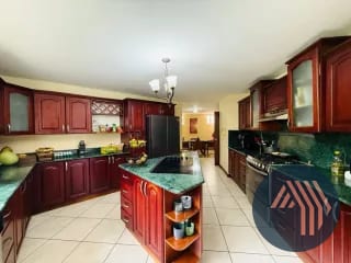VENTA DE AMPLIA Y CÉNTRICA CASA - SAN LAZARO, ZONA 15 — Casa en Venta en San Lázaro, Zona 15, Guatemala, Ciudad — miniatura 10 de 17