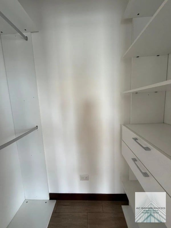 INVERSIONISTAS AVENIK ZONA 15 EN VENTA - 5