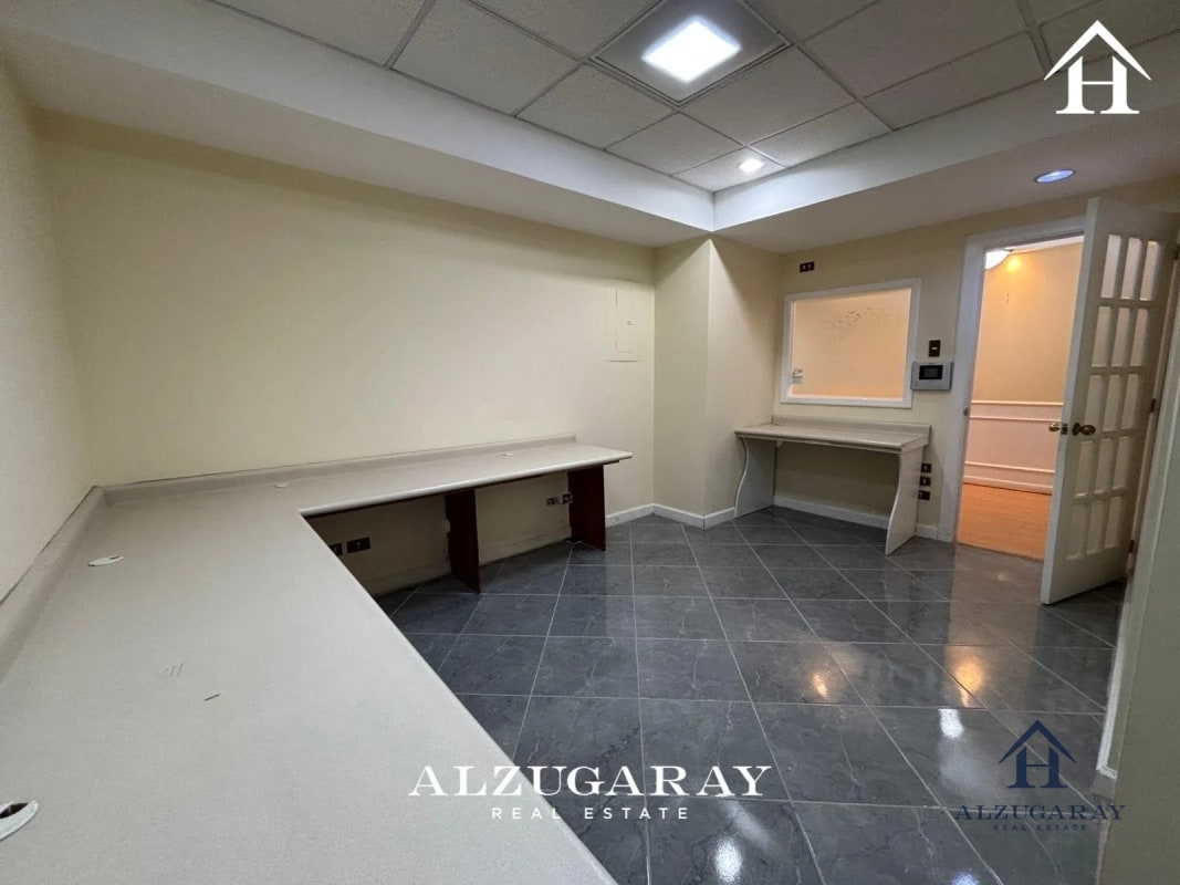 OFICINA TABICADA, ZONA 14 - 100 MT2 / EDIF. EUROPLAZA - 6