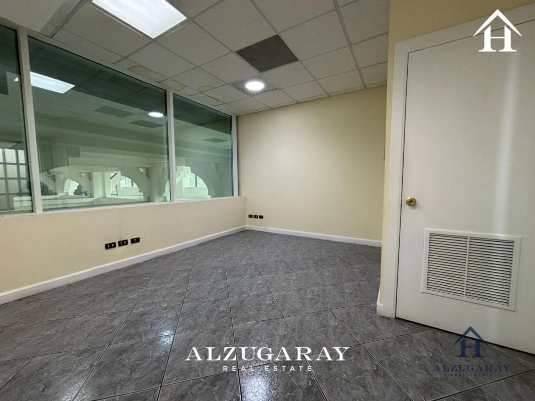 OFICINA TABICADA, ZONA 14 - 100 MT2 / EDIF. EUROPLAZA - 2