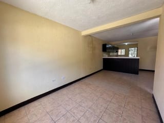 CASA EN VENTA EN FRAIJANES, DENTRO DE GARITA, KM 27 — Casa en Venta en Carretera a El Salvador, Guatemala, Ciudad — miniatura 7 de 12