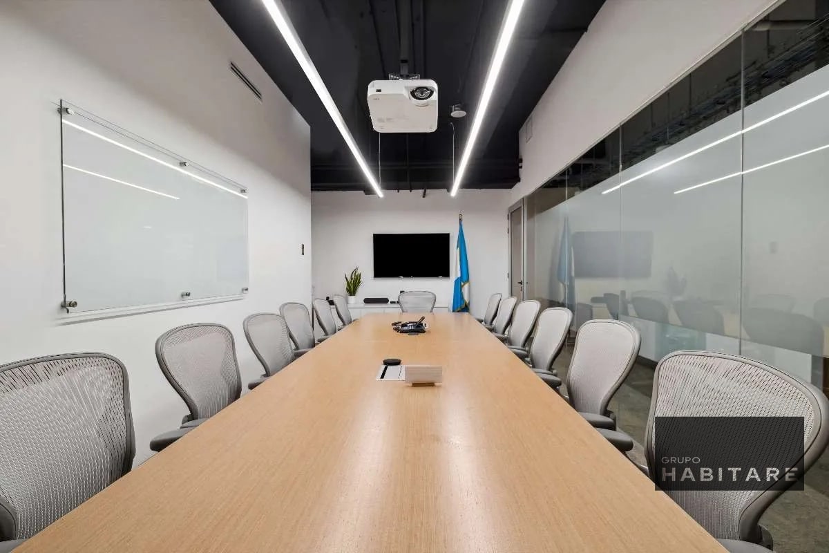 Oficina amueblada en zona 10 para hasta 5 personas + 500 m² de areas comunes. - 8