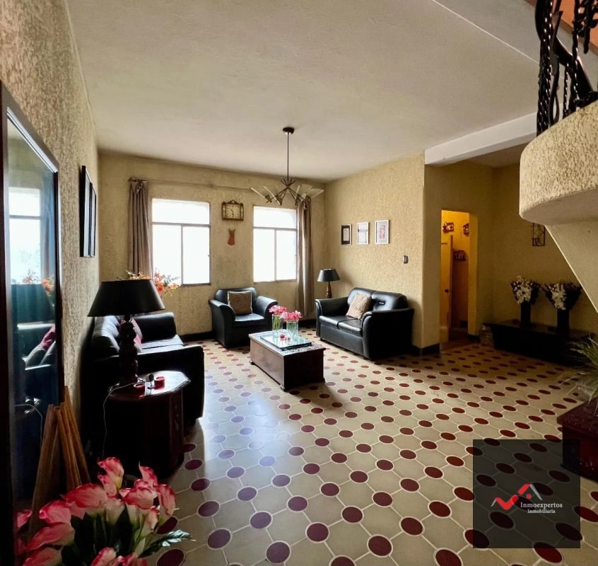 CASA EN VENTA ZONA 1 SOBRE 7MA AVENIDA - 15