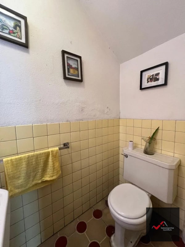 CASA EN VENTA ZONA 1 SOBRE 7MA AVENIDA - 11