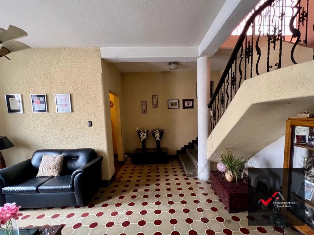 CASA EN VENTA ZONA 1 SOBRE 7MA AVENIDA - 1