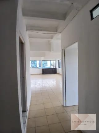 OFICINA EN RENTA ZONA 10 — Oficina en Alquiler en Zona 10, Guatemala, Ciudad — miniatura 4 de 7