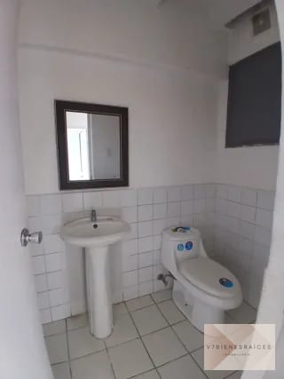 OFICINA EN RENTA ZONA 10 — Oficina en Alquiler en Zona 10, Guatemala, Ciudad — miniatura 3 de 7