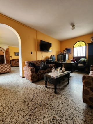Propiedad Estratégica Z.5: Casa de 3 niveles en Sector en Crecimiento — Casa en Venta en Casa Asunción, Zona 5, Guatemala, Ciudad — miniatura 11 de 17