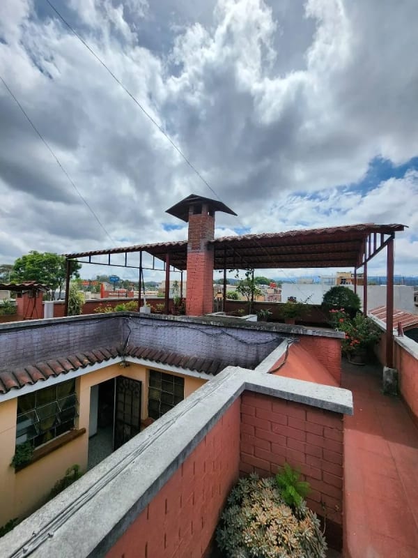 Propiedad Estratégica Z.5: Casa de 3 niveles en Sector en Crecimiento — Casa en Venta en Casa Asunción, Zona 5, Guatemala, Ciudad — foto 5 de 17