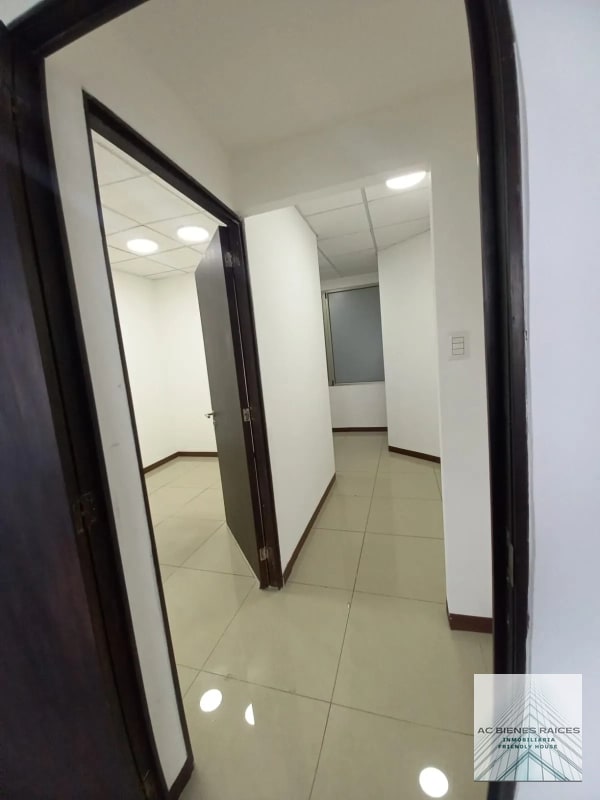 Venta Clínica médica en Salu Centro zona 9 - 5