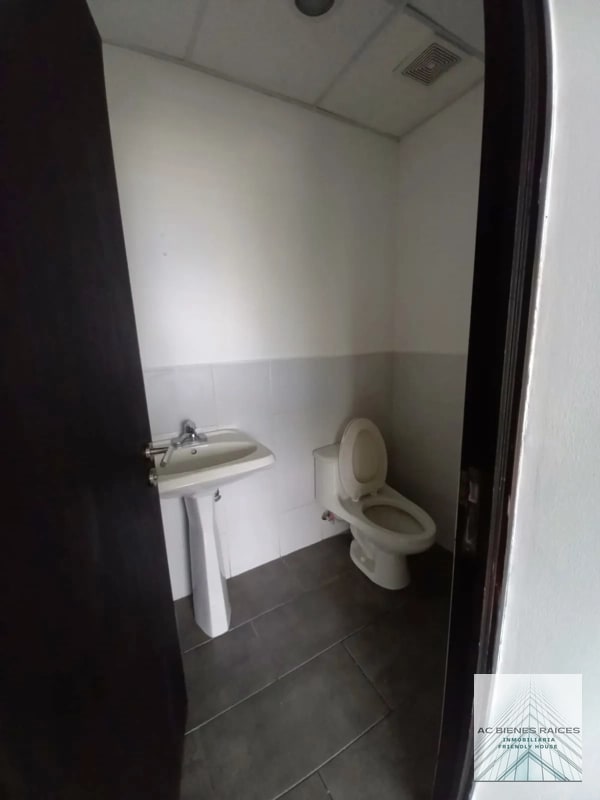 Venta Clínica médica en Salu Centro zona 9 - 1