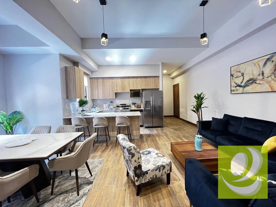 Vendo Apartamento en primer Nivel en zona 10 - 5