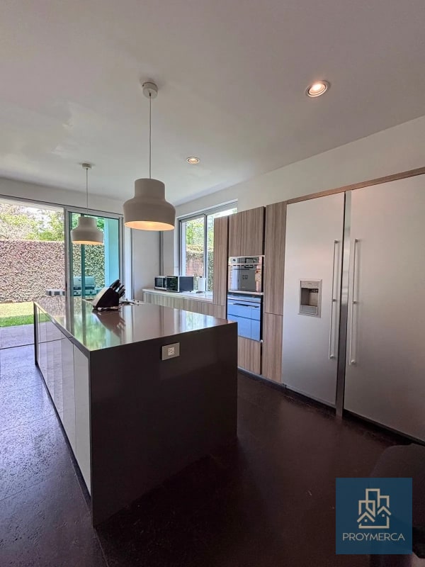 Hermosa casa en venta, condominio Las Luces, Km 13.5 Carretera a El Salvador - 8