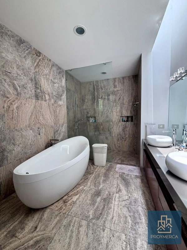 Hermosa casa en venta, condominio Las Luces, Km 13.5 Carretera a El Salvador - 5