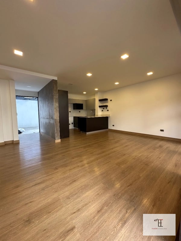 Vendo casa para estrenar en zona 15 Vista Hermosa 1 - 8
