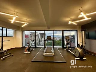 3 dormitorios, cuarto de servicio y sala familiar! — Apartamento en Venta en Zona 10, Guatemala, Ciudad — miniatura 5 de 14