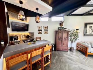 Casa exclusiva en alquiler en zona 10 – Ideal para embajada, family office u oficina privada de alto nivel — Casa en Alquiler en Zona 10, Guatemala, Ciudad — miniatura 15 de 16