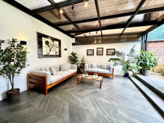 Casa exclusiva en alquiler en zona 10 – Ideal para embajada, family office u oficina privada de alto nivel — Casa en Alquiler en Zona 10, Guatemala, Ciudad — miniatura 14 de 16