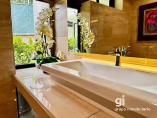 Casa exclusiva en alquiler en zona 10 – Ideal para embajada, family office u oficina privada de alto nivel — Casa en Alquiler en Zona 10, Guatemala, Ciudad — miniatura 10 de 16