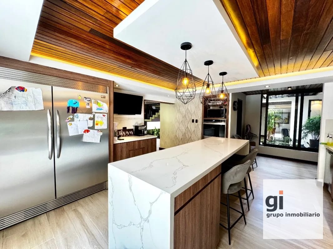Casa exclusiva en alquiler en zona 10 – Ideal para embajada, family office u oficina privada de alto nivel — Casa en Alquiler en Zona 10, Guatemala, Ciudad — foto 8 de 16