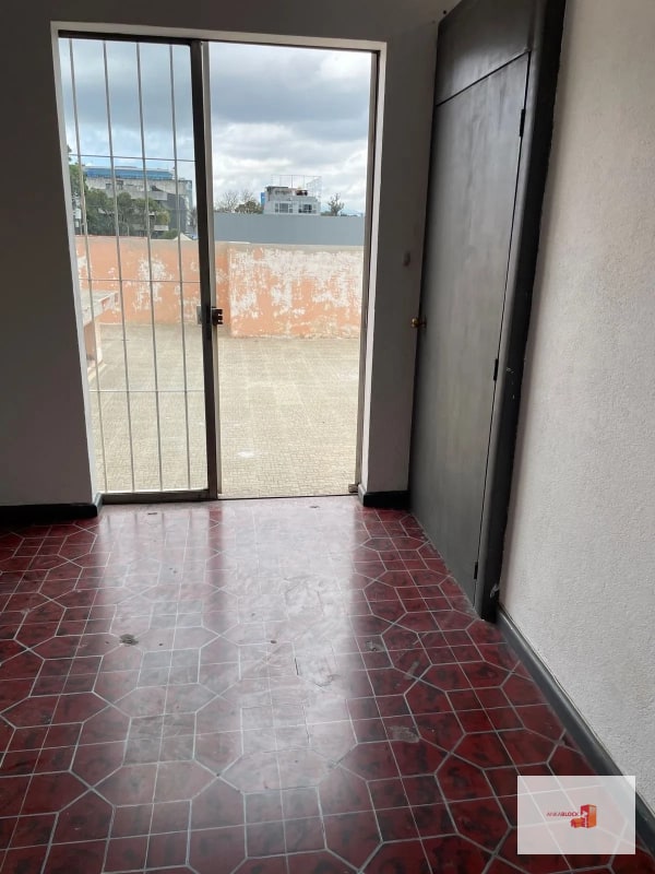 Oficina en Calle Montufar y Plazuela España zona 9 - 1
