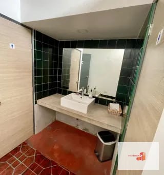 Oficinas con terraza amplia, cerca de Plazuela España — Oficina en Alquiler en Zona 9, Guatemala, Ciudad — miniatura 2 de 10