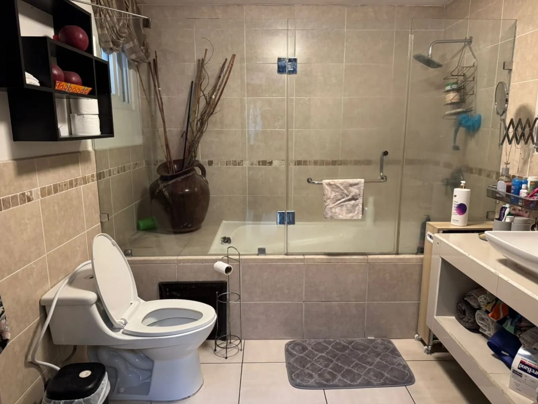Casa San Cristobal Sector B1 — Casa en Venta en Zona 8 Mixco, Guatemala, Ciudad — foto 3 de 17