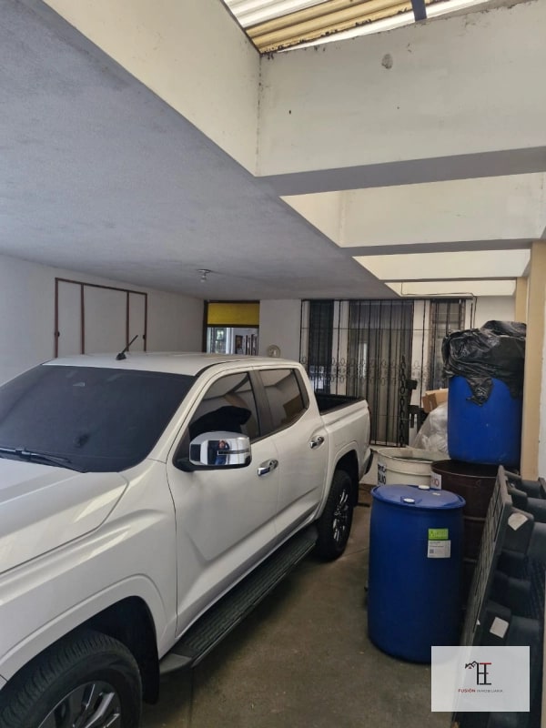 Vendo Casa en zona 13 Aurora 2 - 3