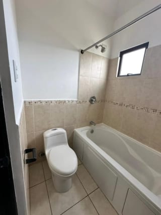¡ATENCIÓN INVERSIONISTAS! CASA EN VENTA VISTAS DE SAN ISIDRO II, Z.16 | CASA EN VENTA de 3 Niveles — Casa en Venta en Vistas de San Isidro, Zona 16, Guatemala, Ciudad — miniatura 12 de 17