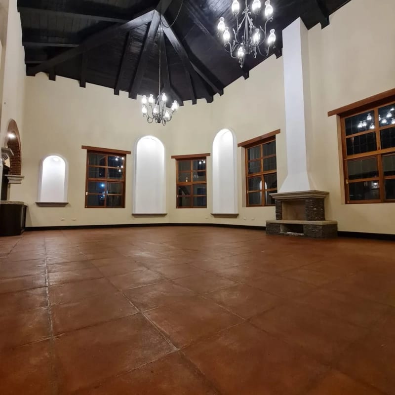 Bella Vista Jocotenango: Lujosa Casa de Esquina sobre Boulevard Principal — Casa en Venta en Antigua, Sacatepéquez — foto 15 de 17