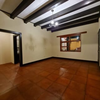 Bella Vista Jocotenango: Lujosa Casa de Esquina sobre Boulevard Principal — Casa en Venta en Antigua, Sacatepéquez — miniatura 7 de 17