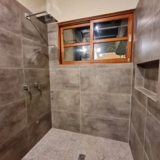 Bella Vista Jocotenango: Lujosa Casa de Esquina sobre Boulevard Principal — Casa en Venta en Antigua, Sacatepéquez — miniatura 5 de 17