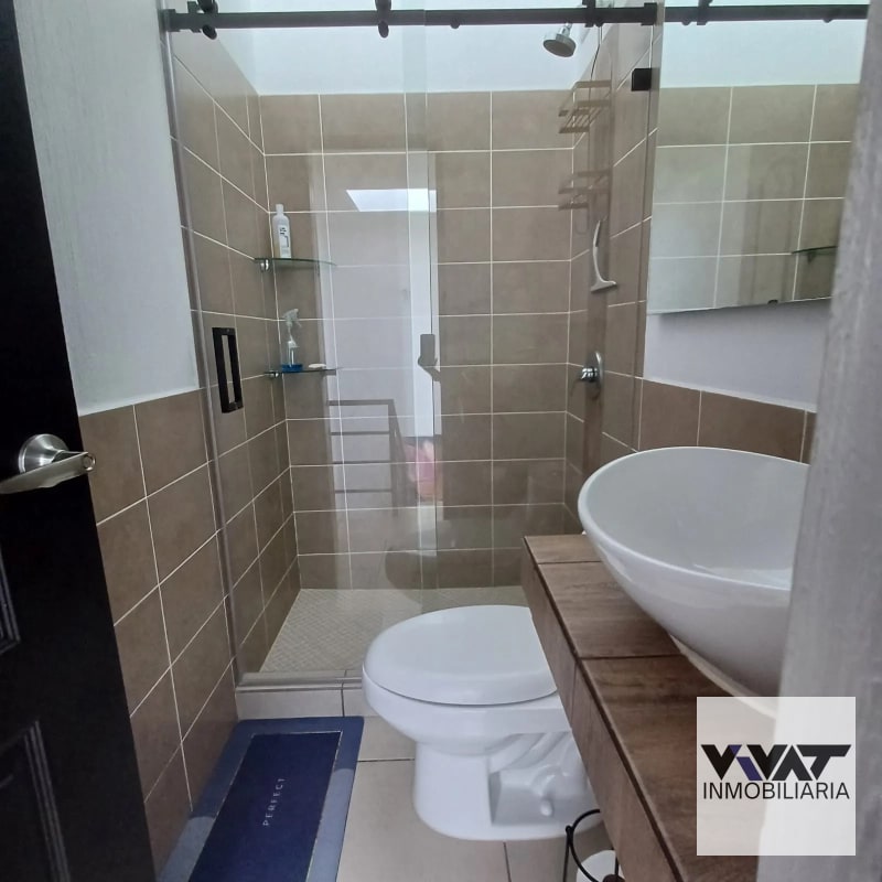 Linda casa en venta en Condominio La Reserva Km 26.5 carretera a el Salvador Villa Canales 📍 - 15