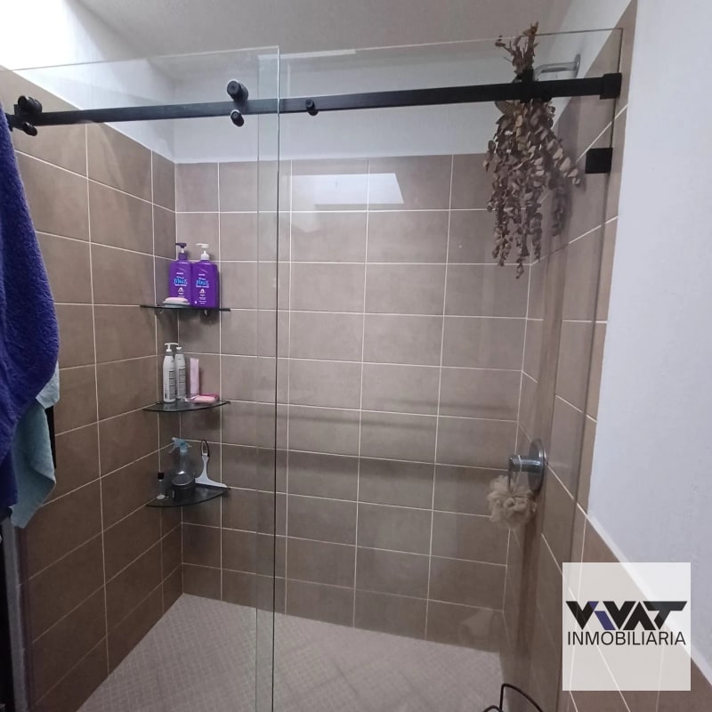 Linda casa en venta en Condominio La Reserva  Km 26.5 carretera a el Salvador Villa Canales 📍 - 5