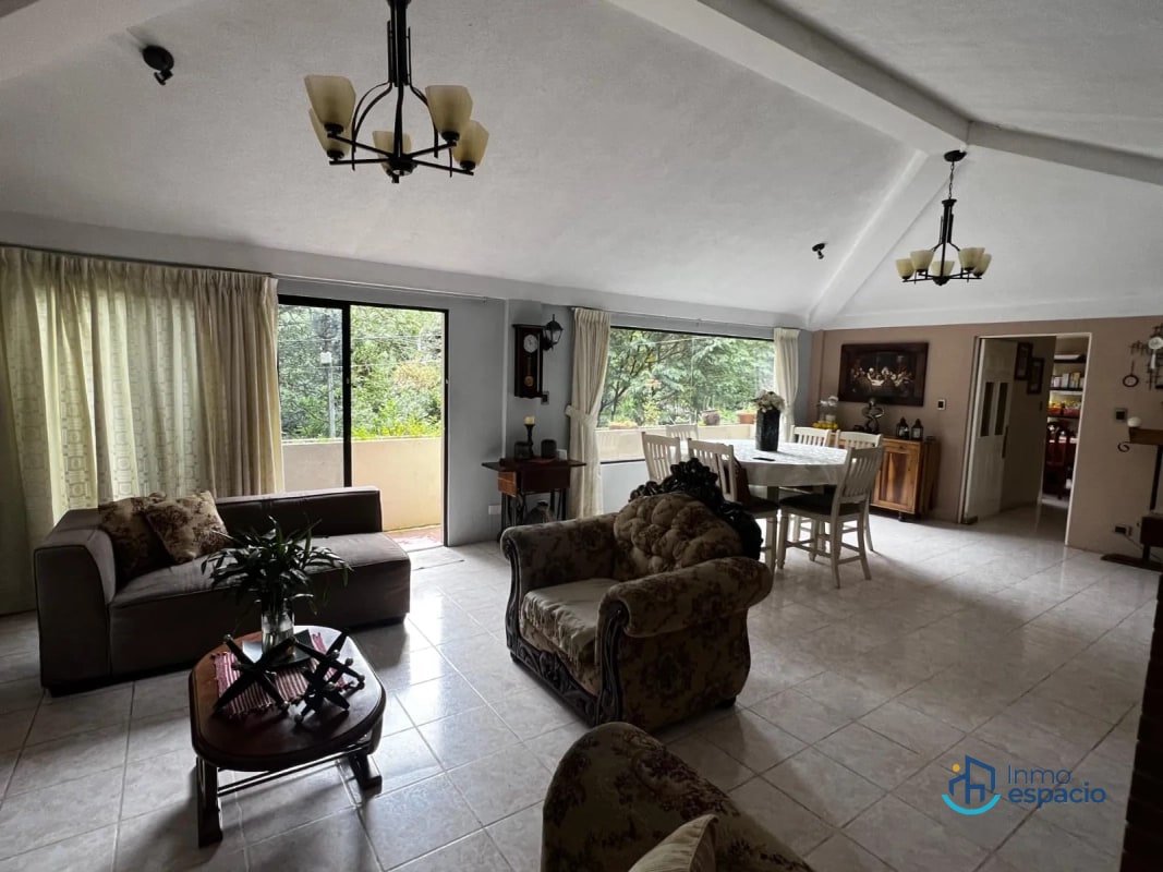 Casa en Venta- Zona 7 mixco, El Encinal. - 1